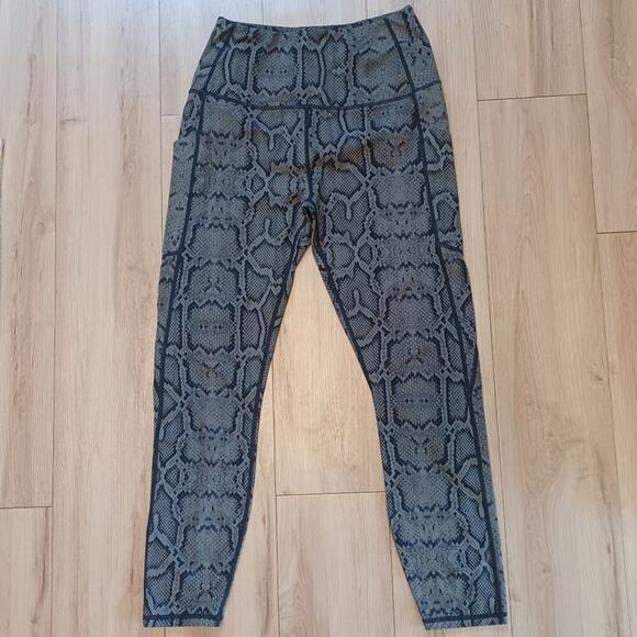 Varley Let's Go Pocket 25" Legging Snake Print Size S - Picture 7 of 8